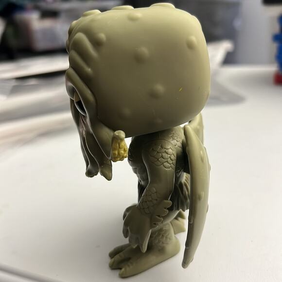 Funko POP Literature: HP Lovecraft Cthulhu Action Figure - Picture 6 of 8